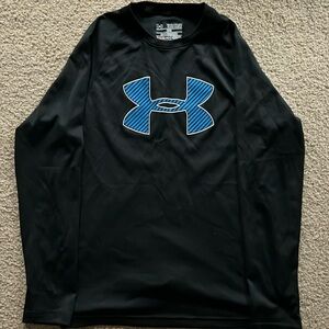 Under Armour- long sleeve boys heat gear shirt size M